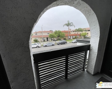 8081 Constantine Drive - Photo Thumbnail 21