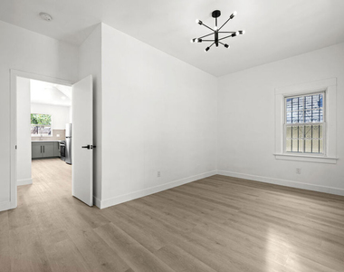 1246 N Formosa Avenue - Photo Thumbnail 14