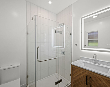 1246 N Formosa Avenue - Photo Thumbnail 12