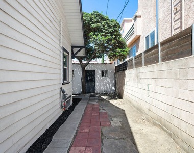 1246 N Formosa Avenue - Photo Thumbnail 31