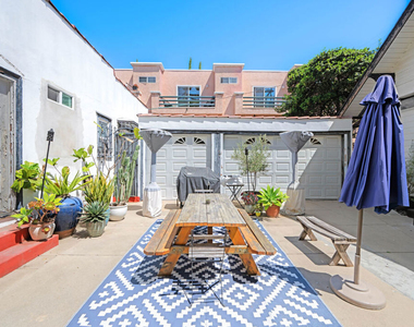 1246 N Formosa Avenue - Photo Thumbnail 29
