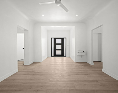 1246 N Formosa Avenue - Photo Thumbnail 1