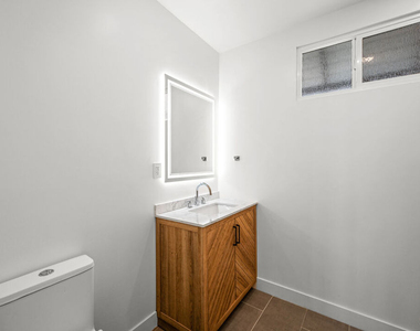 1246 N Formosa Avenue - Photo Thumbnail 16