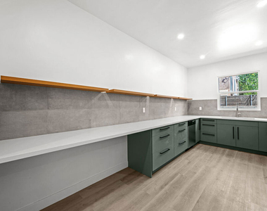 1246 N Formosa Avenue - Photo Thumbnail 20