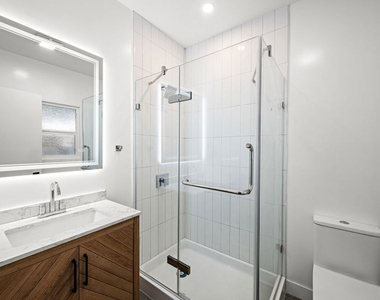 1246 N Formosa Avenue - Photo Thumbnail 9
