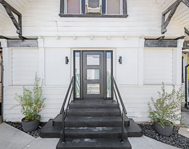 1246 N Formosa Avenue - Photo Thumbnail 26