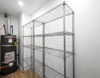 1246 N Formosa Avenue - Photo Thumbnail 24