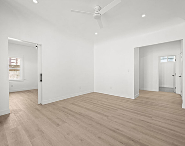 1246 N Formosa Avenue - Photo Thumbnail 5