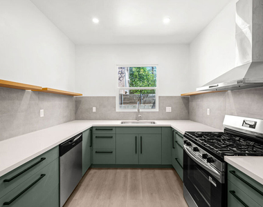 1246 N Formosa Avenue - Photo Thumbnail 21