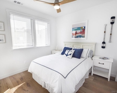 924 D Ave - Photo Thumbnail 29