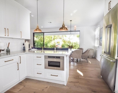 924 D Ave - Photo Thumbnail 9