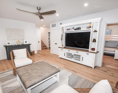 924 D Ave - Photo Thumbnail 18