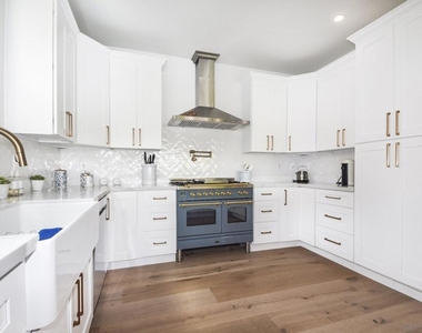 924 D Ave - Photo Thumbnail 7