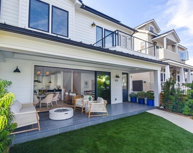 924 D Ave - Photo Thumbnail 3