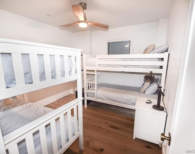 924 D Ave - Photo Thumbnail 19