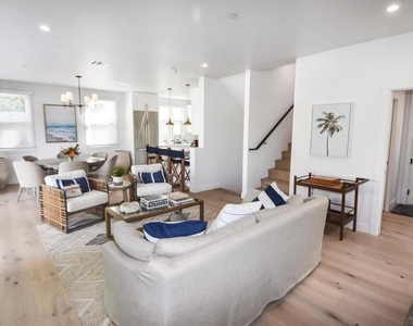 924 D Ave - Photo Thumbnail 5