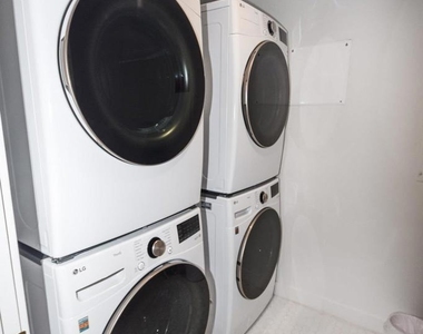 924 D Ave - Photo Thumbnail 14