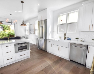 924 D Ave - Photo Thumbnail 8