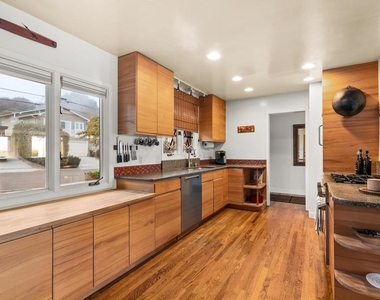 541 Tarento Dr - Photo Thumbnail 2