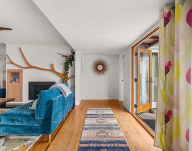 541 Tarento Dr - Photo Thumbnail 15