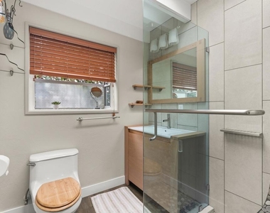 541 Tarento Dr - Photo Thumbnail 26