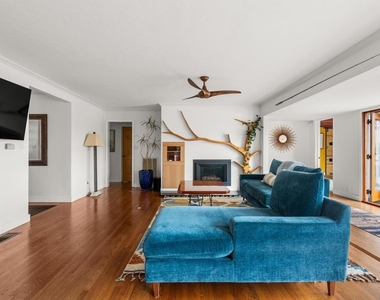 541 Tarento Dr - Photo Thumbnail 17