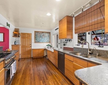 541 Tarento Dr - Photo Thumbnail 13