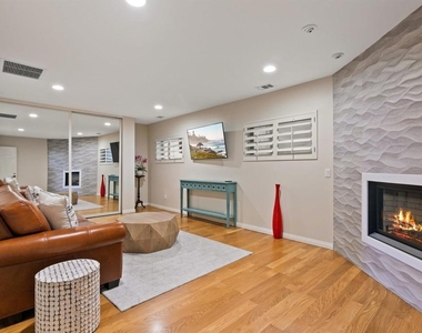 253 Gravilla Street - Photo Thumbnail 22