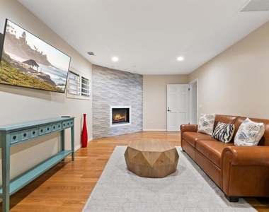 253 Gravilla Street - Photo Thumbnail 23