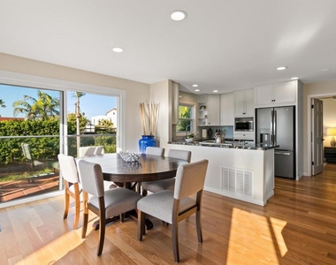 253 Gravilla Street - Photo Thumbnail 2
