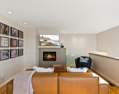 253 Gravilla Street - Photo Thumbnail 3
