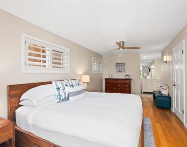 253 Gravilla Street - Photo Thumbnail 10