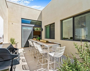 446 Fountain Drive - Photo Thumbnail 16
