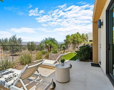 446 Fountain Drive - Photo Thumbnail 28