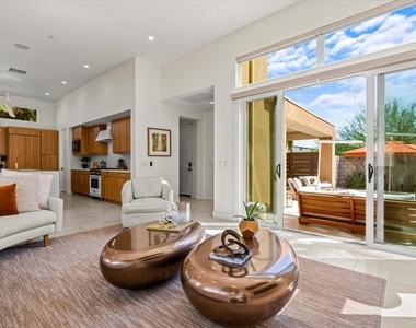 446 Fountain Drive - Photo Thumbnail 7