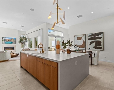 446 Fountain Drive - Photo Thumbnail 12