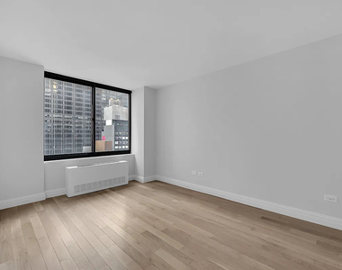 West 48th Street - Photo Thumbnail 2