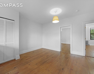 Douglass Street - Photo Thumbnail 8