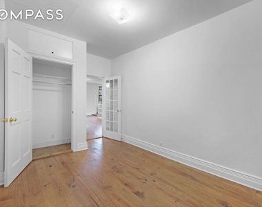 Douglass Street - Photo Thumbnail 6