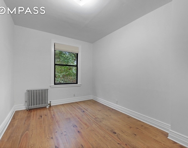 Douglass Street - Photo Thumbnail 5