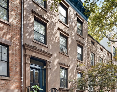 Douglass Street - Photo Thumbnail 10