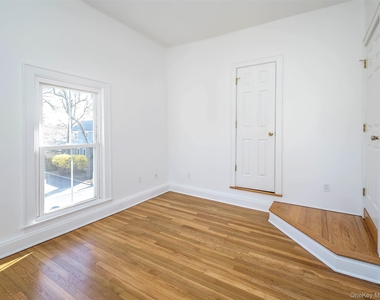 26 Summit Avenue - Photo Thumbnail 15