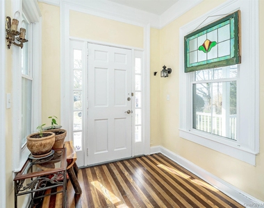 26 Summit Avenue - Photo Thumbnail 3