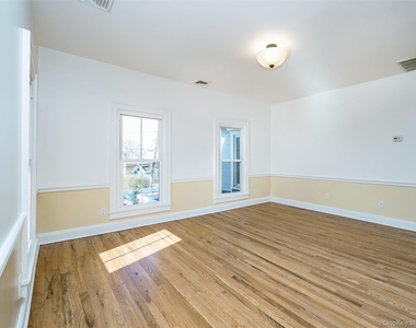 26 Summit Avenue - Photo Thumbnail 7