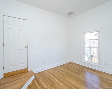 26 Summit Avenue - Photo Thumbnail 14