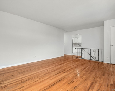 451 Main Street - Photo Thumbnail 7