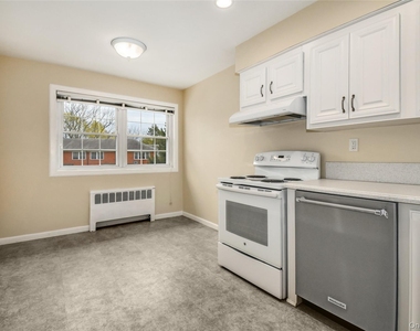 451 Main Street - Photo Thumbnail 11