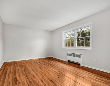 451 Main Street - Photo Thumbnail 8