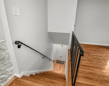 451 Main Street - Photo Thumbnail 5