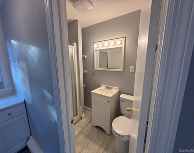 42 Maple Street - Photo Thumbnail 11